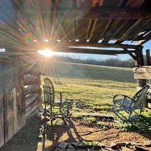 Homestead Hideaway, Livin N Past