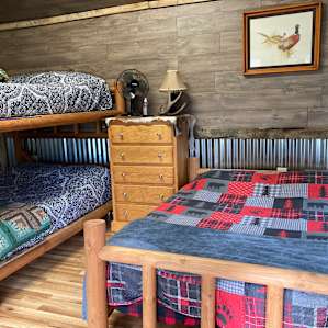 Beautiful cabin but look at the farms website to see really good pictures.