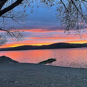 Water front on Topaz Lake