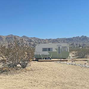 Lima Del Rey Vintage Trailer