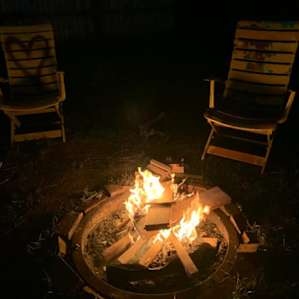 Cozy Love Bus on 285 acres w trails