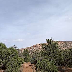 Water Canyon Cliffside Cabin L&L
