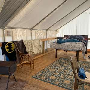 Rustys Roost River Camp Toe River🐔