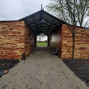 B's Barn Bunkhouse