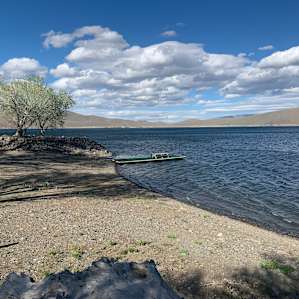 Water front on Topaz Lake