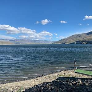 Water front on Topaz Lake