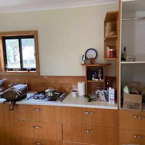Gas cooktop , cutlery etc provided