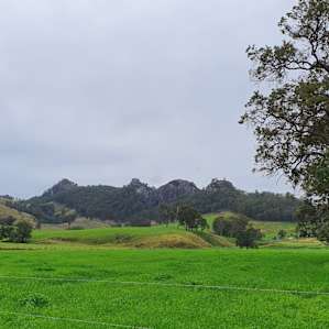 Riverrock, Bucketts Mountains