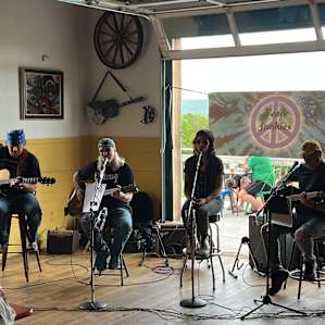 Live Music 🎶