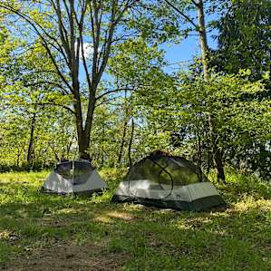 Hottub Camping w/ Kitchen & Showers