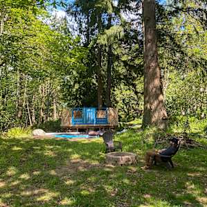 Hottub Camping w/ Kitchen & Showers