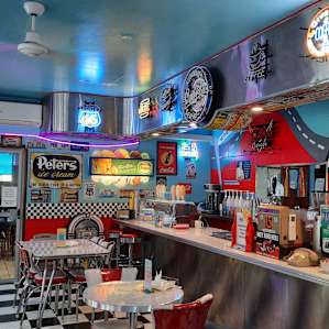 1950's style Diner, great staff, food and coffee.