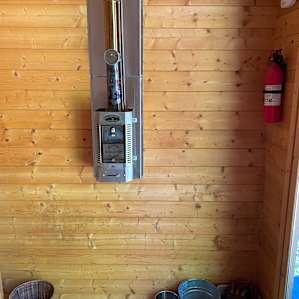 Close-in quaint cabin!