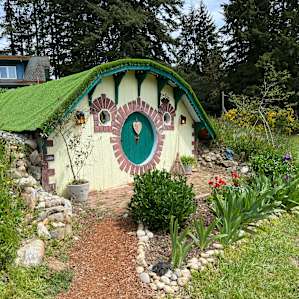 Cozy Hobbit House on Bainbridge