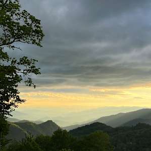 The Eagles Nest Top Mountain View