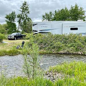 Creekside camping in the Aspens