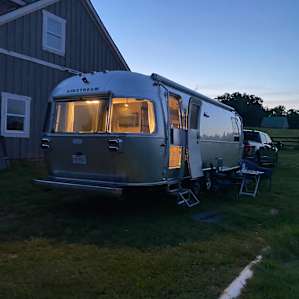 The spot for the trailer is right next to the garage with the 50 amp hook up. We were level, too, so that was sweet.