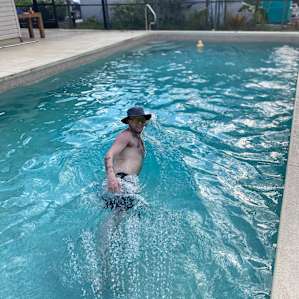 Huge pool! Awesome & refreshing under the lanai!