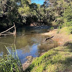 Riverrock, Bucketts Mountains