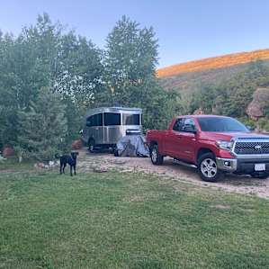 ELEVATED WESTERN CREEKSIDE CAMPING