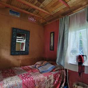 Cozy Cabin & Porch with LQ Trailer