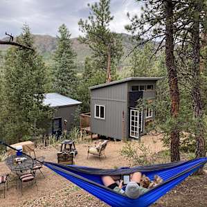Secluded Rustic Glam Artist's Cabin