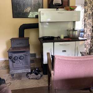 Mad Fox Riverside Cabin