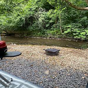 Pioneer Cottages and Campground