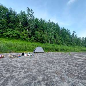 Site 5 at the bedrock camp - A spacious site for tents!