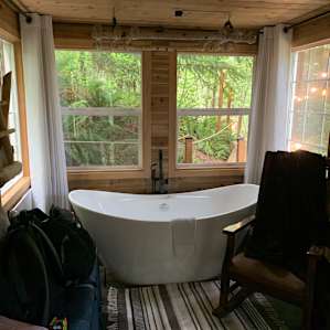 Treehouse Place at Deer Ridge!