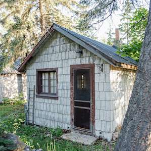 Lake side Cabin