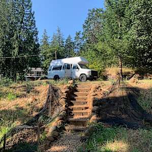 Creekside Hood River Basecamp