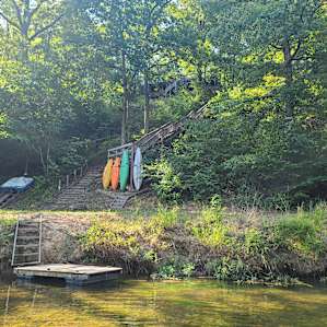 Private River- Kayaks & Bathhouse!