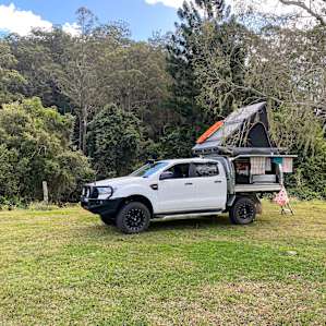 Scrubby Creek Camp(Caravan & 2WD)