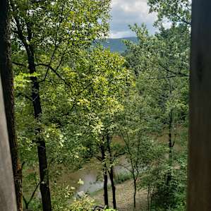 Private River- Kayaks & Bathhouse!