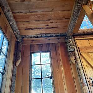 Sherwood Creek Quaint Treehouse