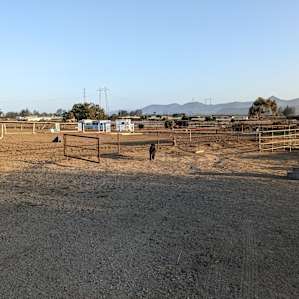 Hollister Peak Loft & Horse Stables