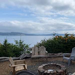 Peaceful Island Property w Beach