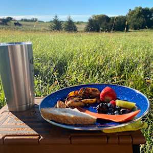 Breakfast in the pasture.