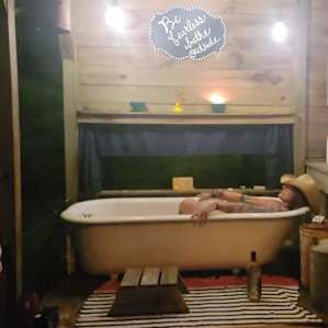 Private River- Kayaks & Bathhouse!