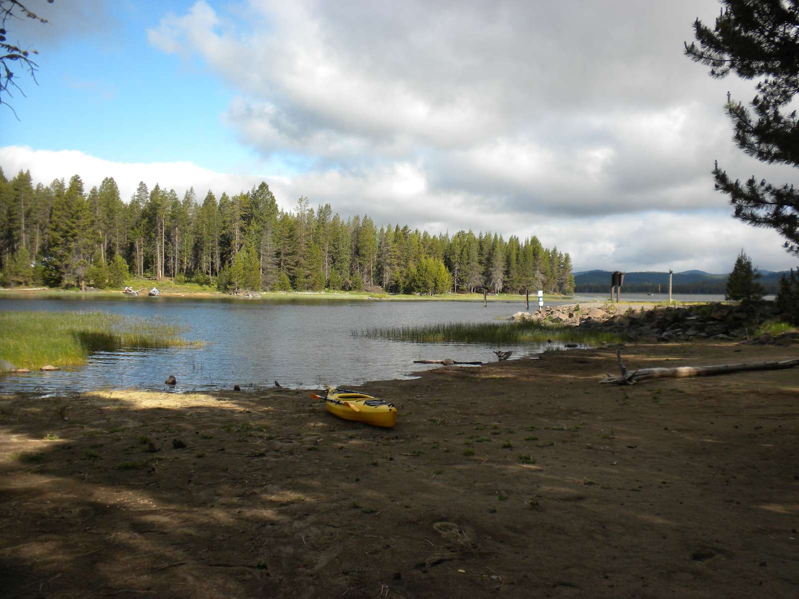 Escape to Oregon's Red Mountain Magic: A Prairie Campground Adventure