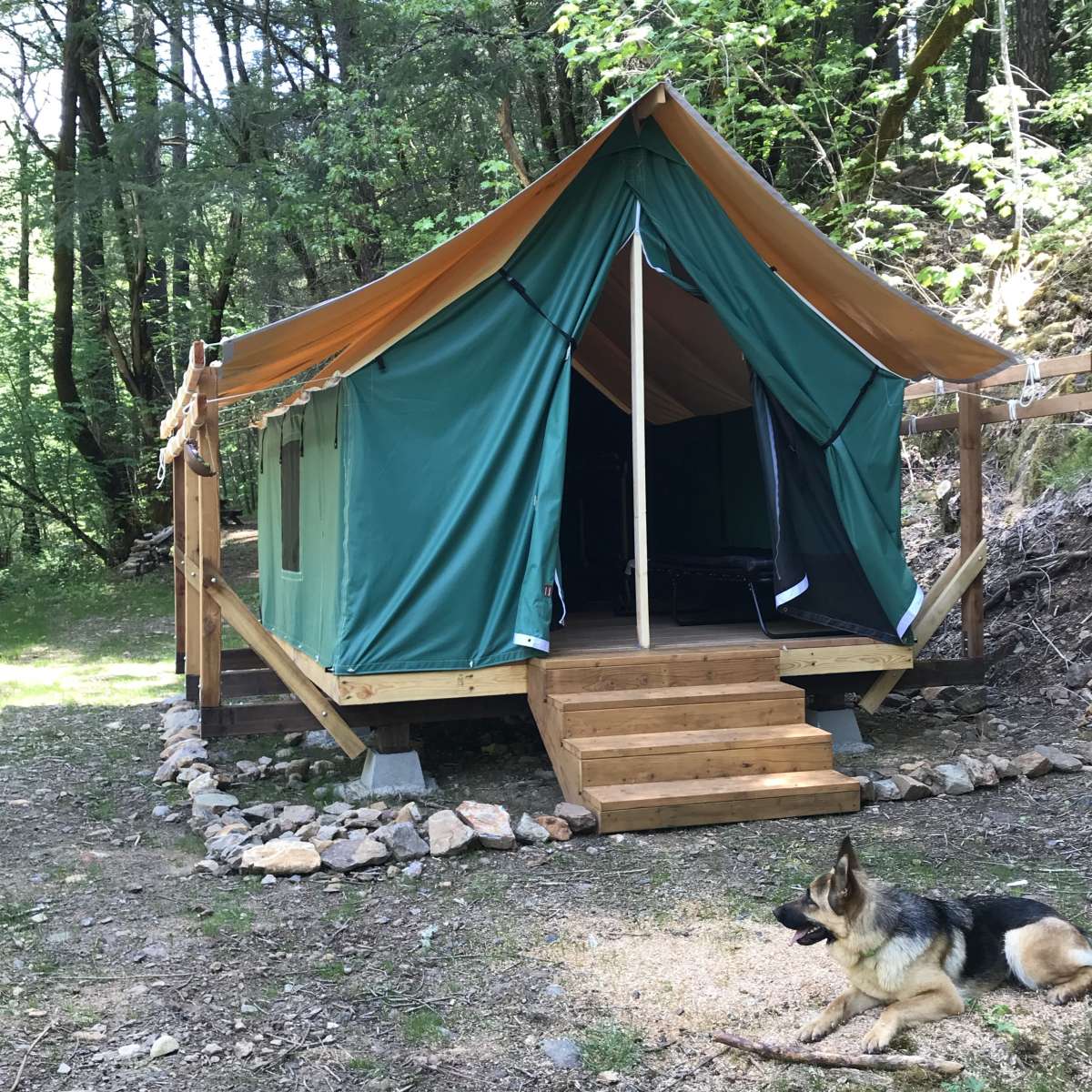 canvas tent platform