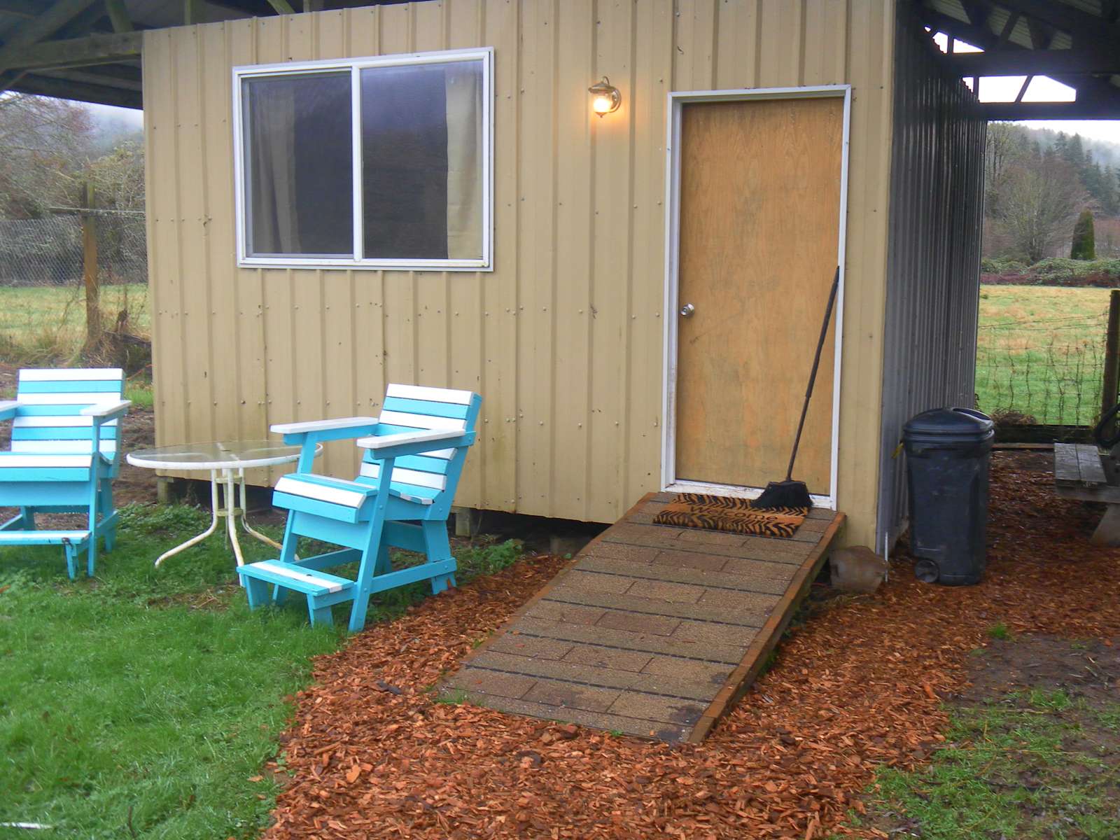 Willow Tree Cabin Hipcamp in Cathlamet, Washington