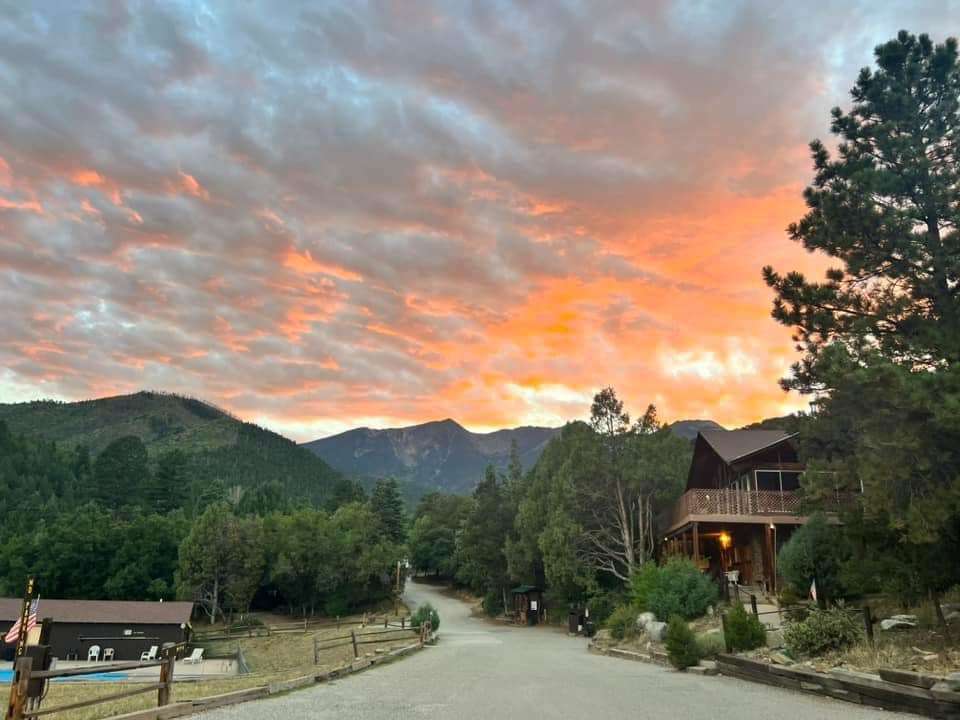 Cutty's Hayden Creek Resort - Hipcamp in Coaldale, Colorado