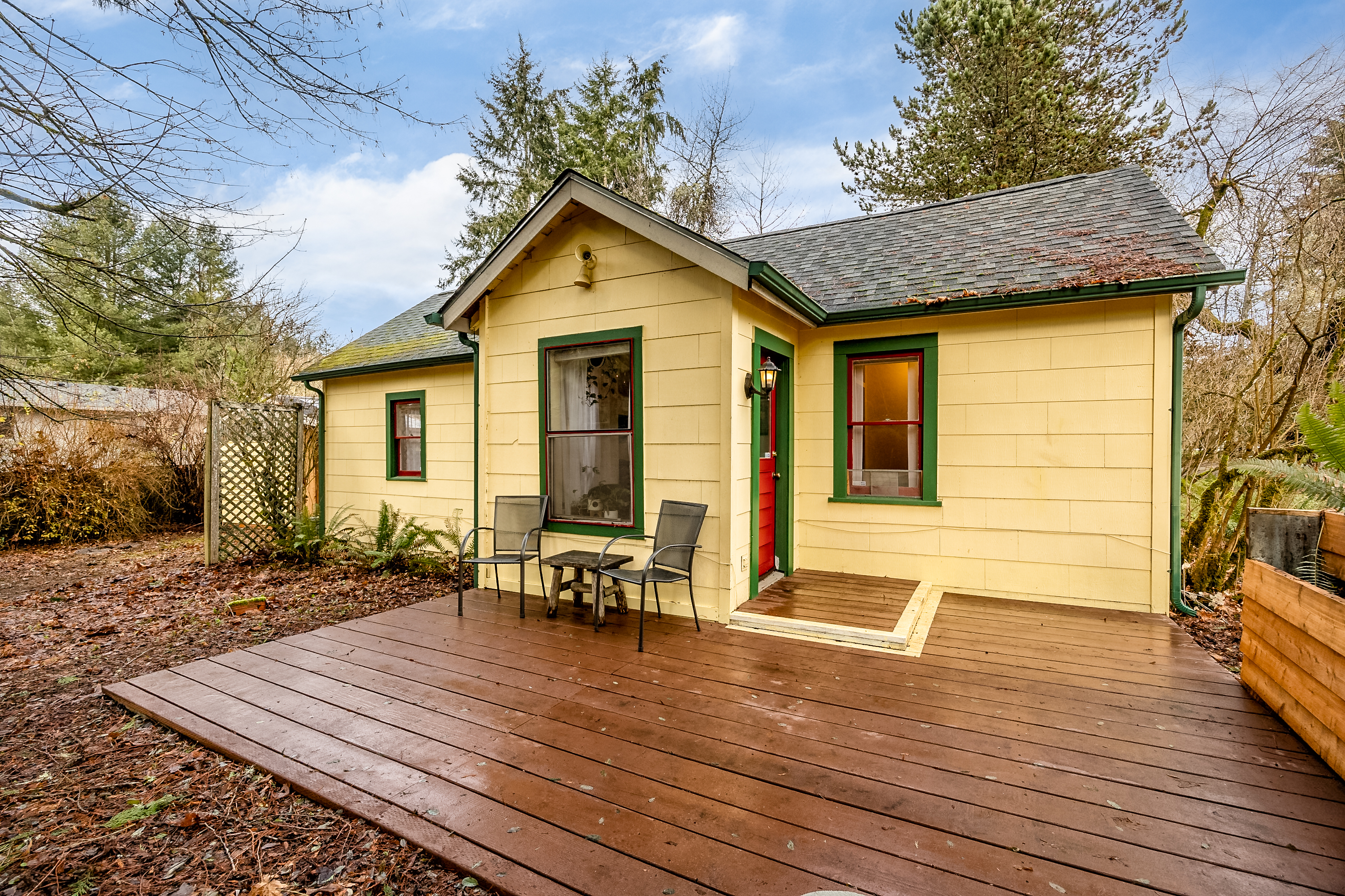Cozy cottage w/ open air bathhouse