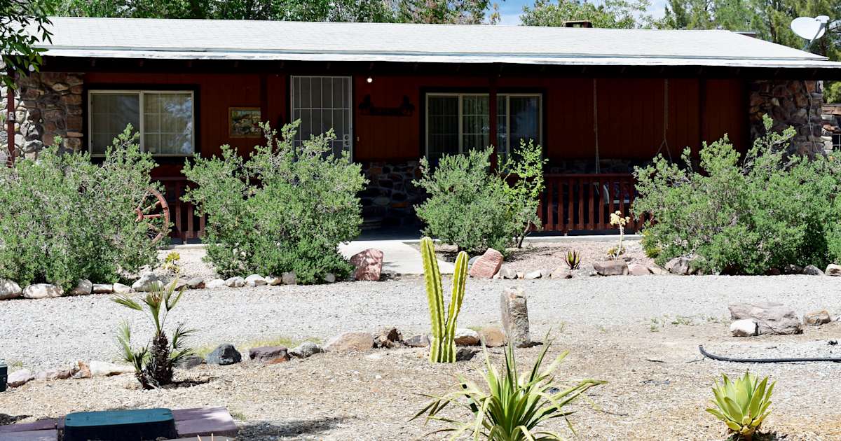 2 Bedroom Stone Cabin Camping