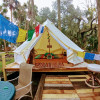 Yurt with kayaks & optional A/C