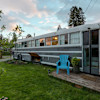 The Skoolie - Urban Glamping 
