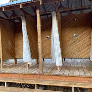 Outdoor shower stalls