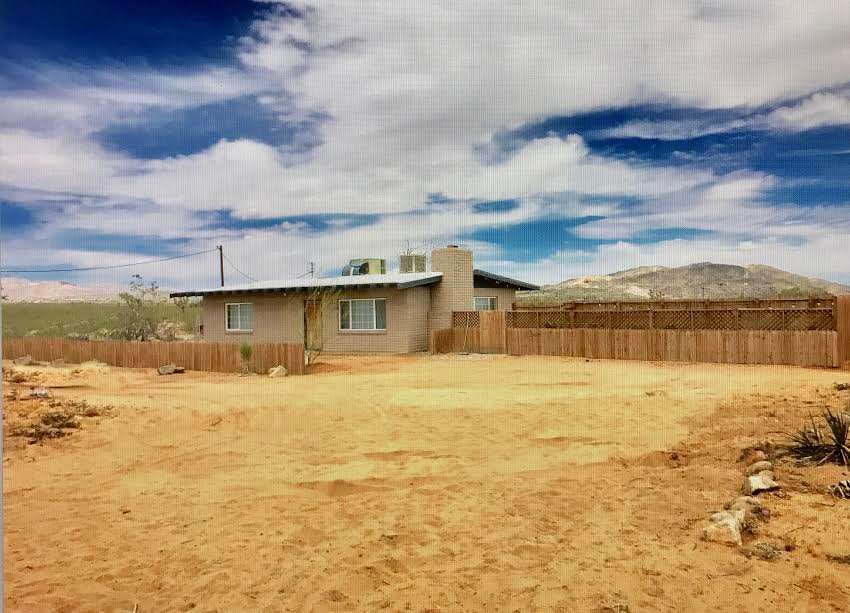 Landers Towne House Hideaway Hipcamp in Landers, California